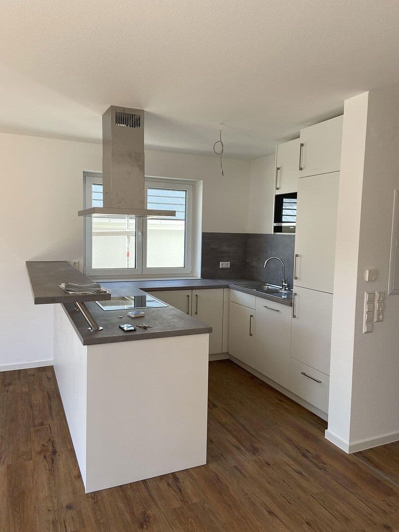 Prenájom bytu 3-izbový 81 m², Crailsheim, Bádensko-Wurttembersko Prenájom bytu 3-izbový 81 m², Crailsheim, Bádensko-Wurttembersko