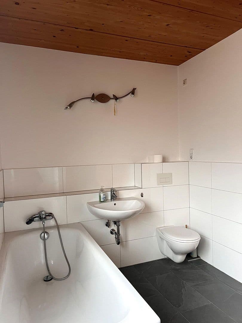 Predaj kancelárie 35 m², Irschenberg, Bavorsko Predaj kancelárie 35 m², Irschenberg, Bavorsko