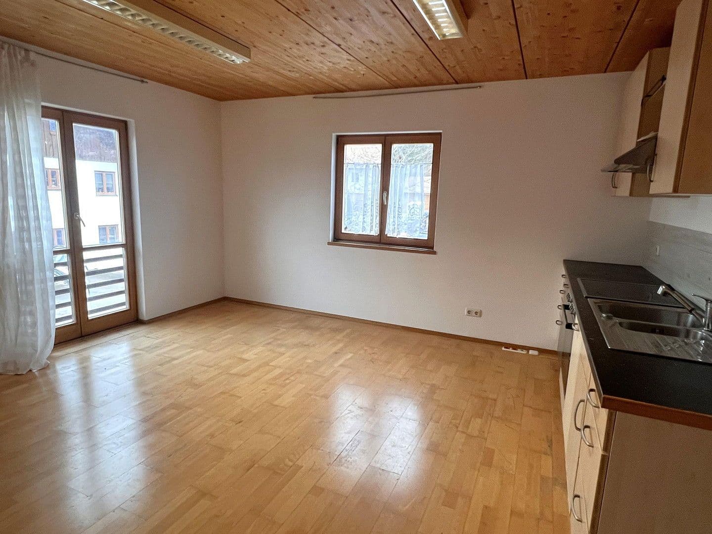 Predaj kancelárie 35 m², Irschenberg, Bavorsko Predaj kancelárie 35 m², Irschenberg, Bavorsko