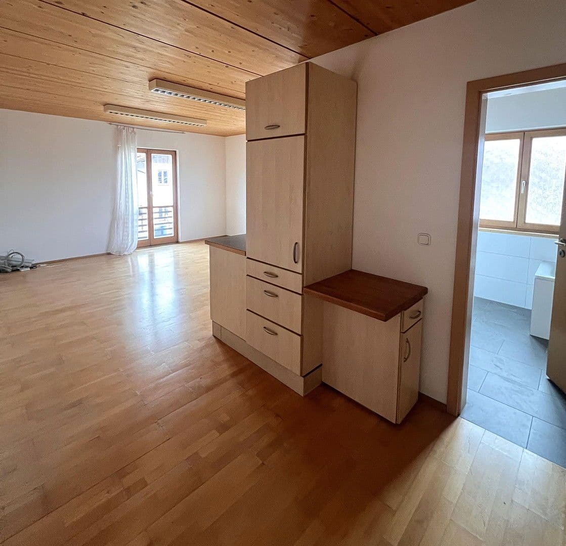 Predaj kancelárie 35 m², Irschenberg, Bavorsko Predaj kancelárie 35 m², Irschenberg, Bavorsko