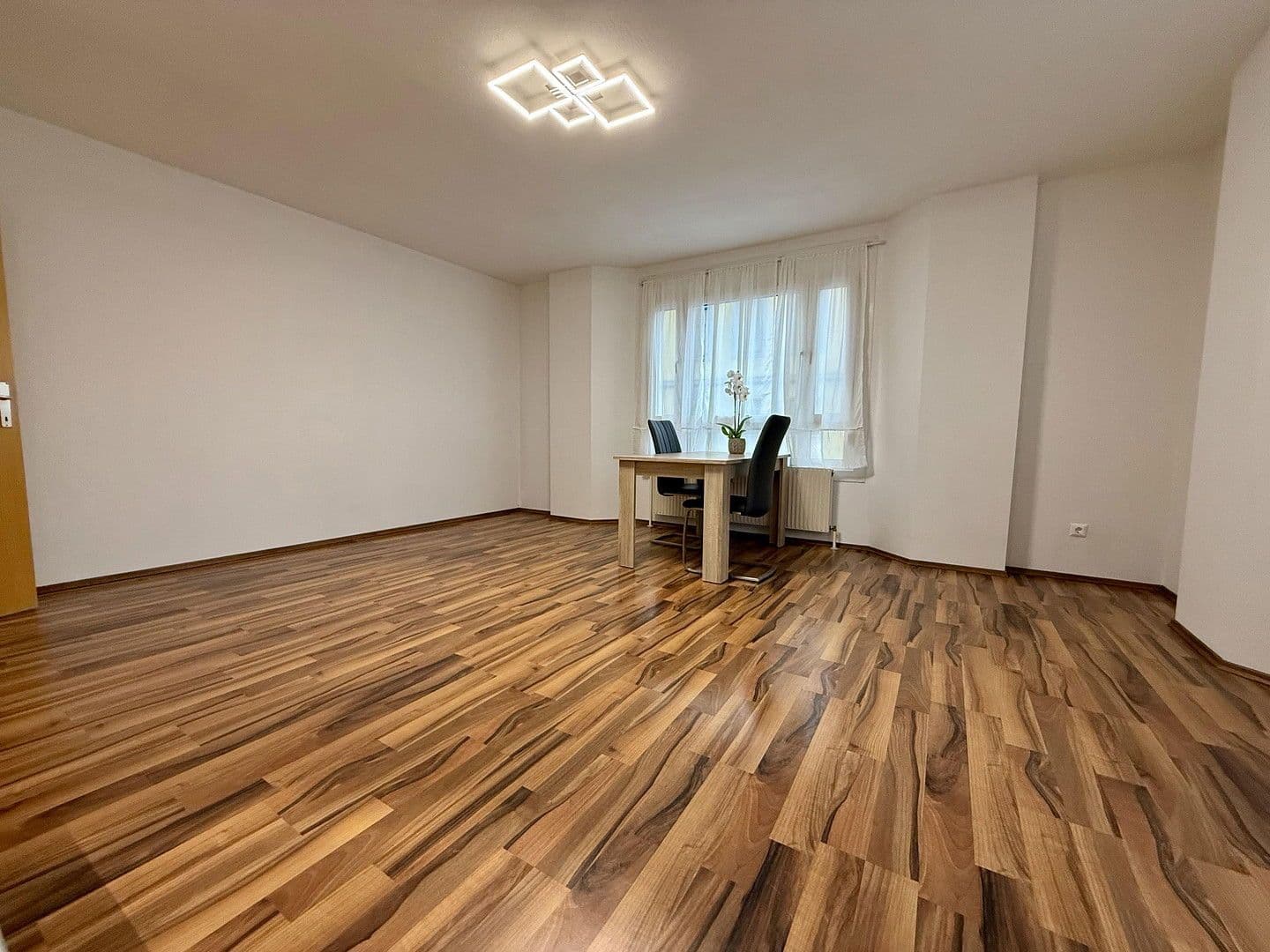 Prenájom bytu 2-izbový 61 m², Wien, Viedeň Prenájom bytu 2-izbový 61 m², Wien, Viedeň