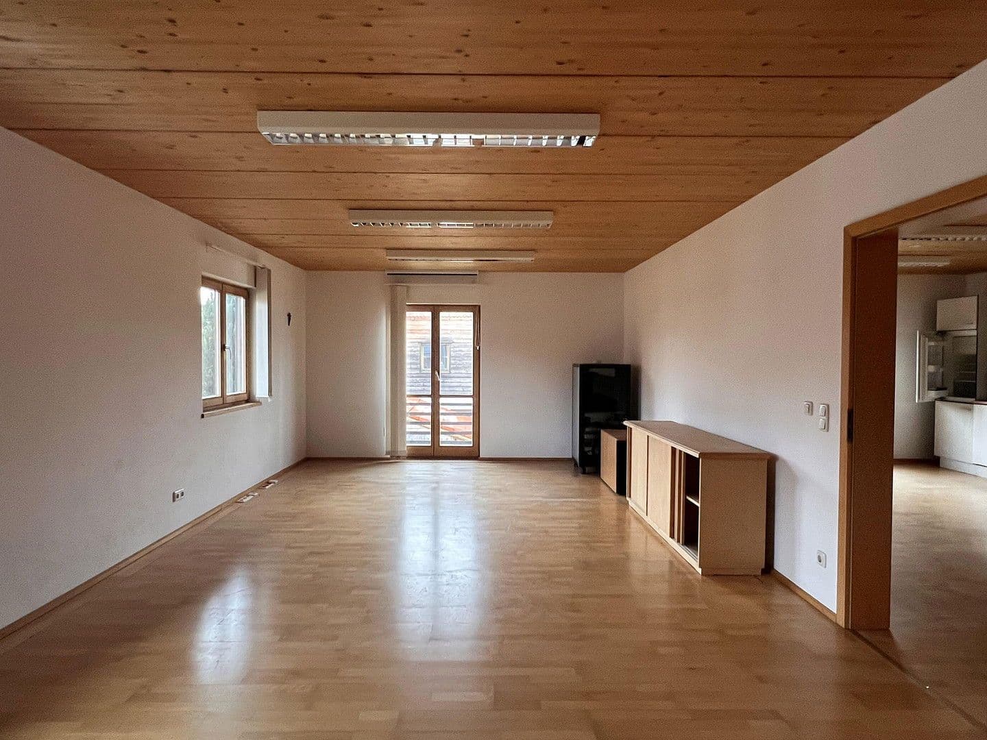 Predaj kancelárie 60 m², Irschenberg, Bavorsko Predaj kancelárie 60 m², Irschenberg, Bavorsko