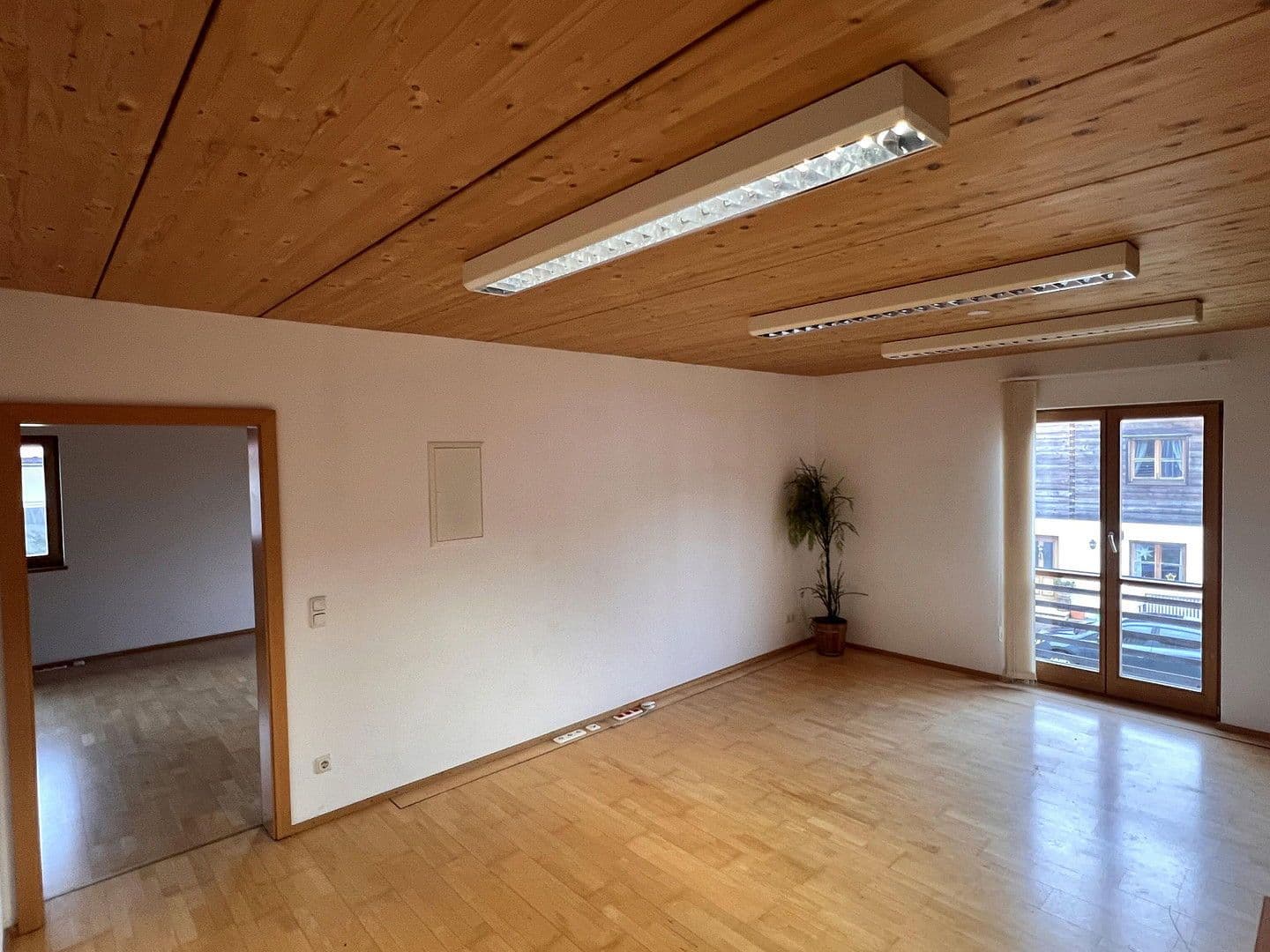 Predaj kancelárie 60 m², Irschenberg, Bavorsko Predaj kancelárie 60 m², Irschenberg, Bavorsko