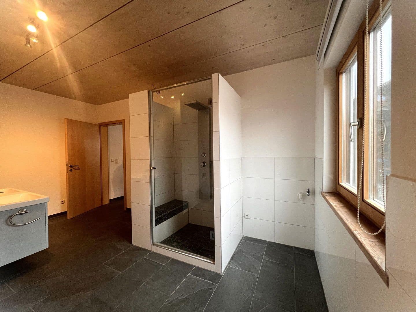 Predaj bytu 2-izbový 101 m², Buchbichl 38, Irschenberg, Bavorsko Predaj bytu 2-izbový 101 m², Buchbichl 38, Irschenberg, Bavorsko