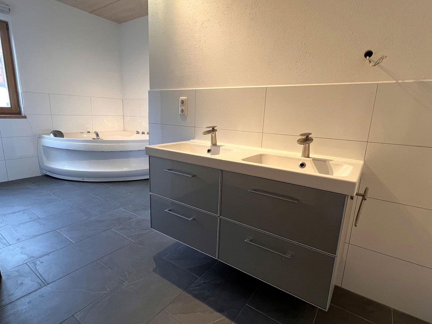 Predaj bytu 2-izbový 101 m², Buchbichl 38, Irschenberg, Bavorsko Predaj bytu 2-izbový 101 m², Buchbichl 38, Irschenberg, Bavorsko