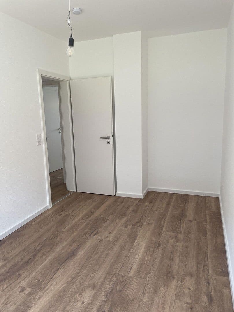Prenájom bytu 3-izbový 92 m², Raunheim, Hesensko Prenájom bytu 3-izbový 92 m², Raunheim, Hesensko