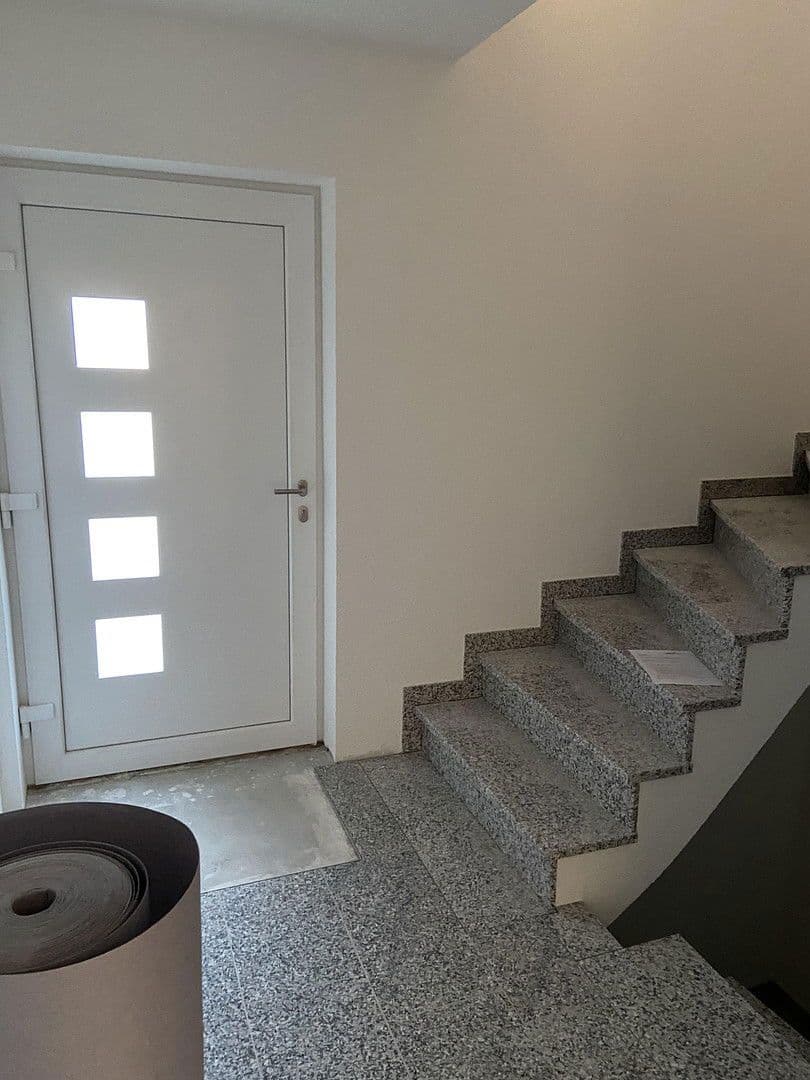 Prenájom bytu 3-izbový 92 m², Crailsheim, Bádensko-Wurttembersko Prenájom bytu 3-izbový 92 m², Crailsheim, Bádensko-Wurttembersko