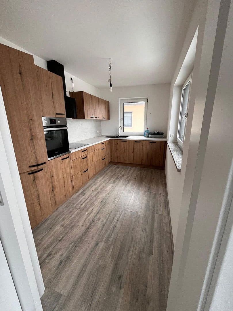 Prenájom bytu 3-izbový 99 m², Tulpenstr. 18a, Wackersdorf, Bavorsko Prenájom bytu 3-izbový 99 m², Tulpenstr. 18a, Wackersdorf, Bavorsko