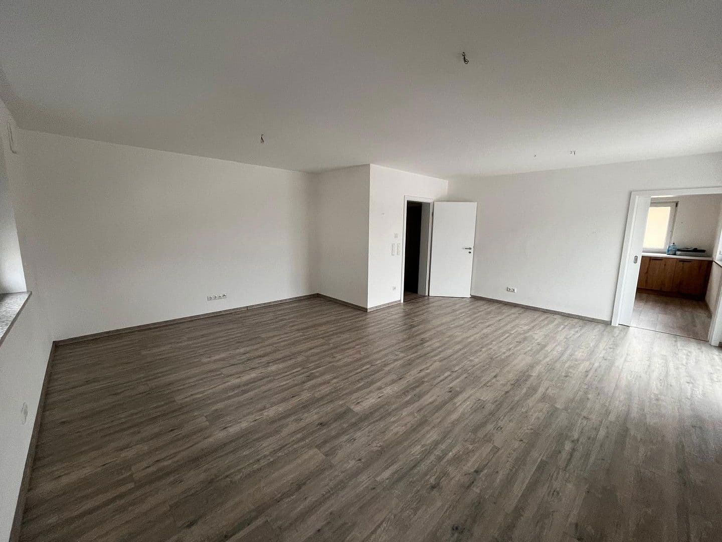 Prenájom bytu 3-izbový 99 m², Tulpenstr. 18a, Wackersdorf, Bavorsko Prenájom bytu 3-izbový 99 m², Tulpenstr. 18a, Wackersdorf, Bavorsko