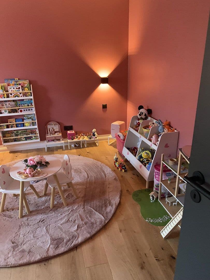 Predaj bytu 3-izbový 87 m², Berlin, Berlín Predaj bytu 3-izbový 87 m², Berlin, Berlín