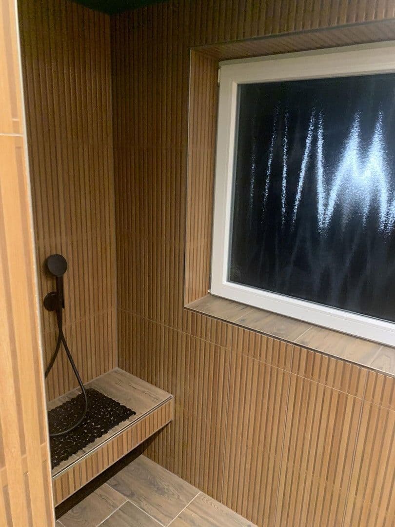 Predaj bytu 3-izbový 87 m², Berlin, Berlín Predaj bytu 3-izbový 87 m², Berlin, Berlín