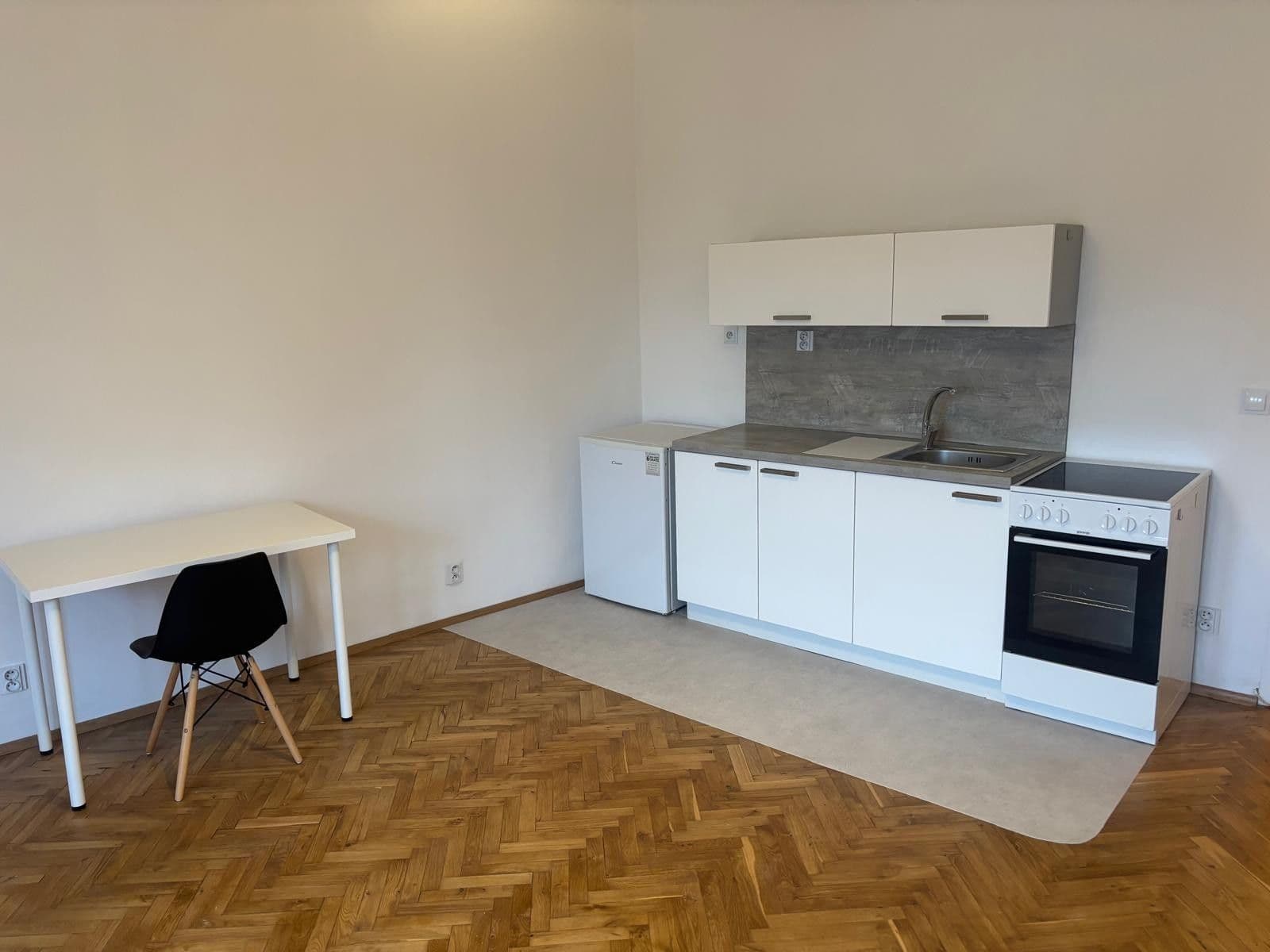 Prenájom bytu 1-izbový 32 m², Ortenovo náměstí, Praha, Praha Prenájom bytu 1-izbový 32 m², Ortenovo náměstí, Praha, Praha