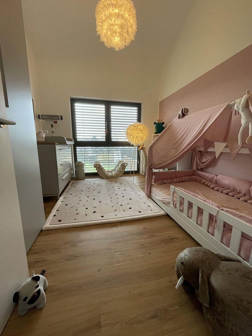 Prenájom bytu 4-izbový 142 m², Bad Vilbel, Hesensko Prenájom bytu 4-izbový 142 m², Bad Vilbel, Hesensko