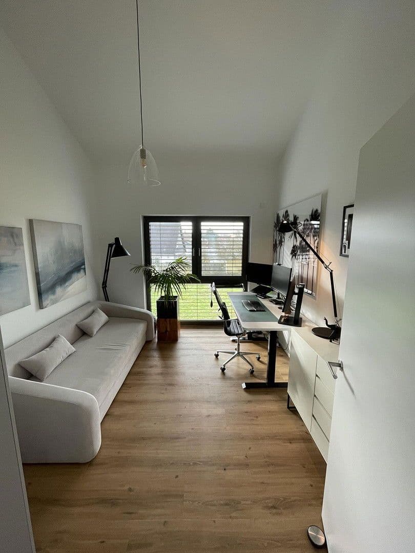 Prenájom bytu 4-izbový 142 m², Bad Vilbel, Hesensko Prenájom bytu 4-izbový 142 m², Bad Vilbel, Hesensko