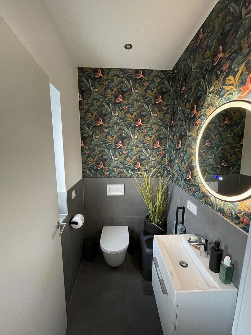 Prenájom bytu 4-izbový 142 m², Bad Vilbel, Hesensko Prenájom bytu 4-izbový 142 m², Bad Vilbel, Hesensko