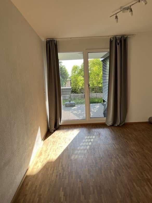 Prenájom bytu 4-izbový 135 m², Weinheim, Bádensko-Wurttembersko Prenájom bytu 4-izbový 135 m², Weinheim, Bádensko-Wurttembersko