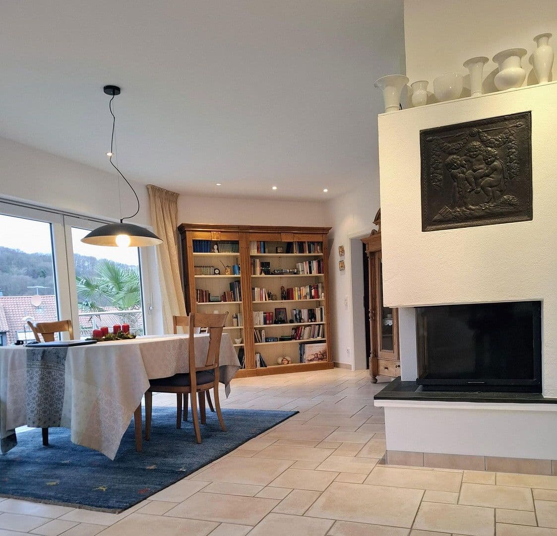 Prenájom bytu 4-izbový 170 m², Wachtberg, Severné Porýnie - Westfálsko Prenájom bytu 4-izbový 170 m², Wachtberg, Severné Porýnie - Westfálsko