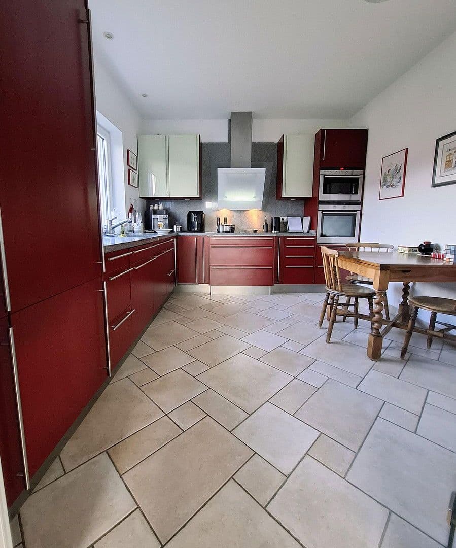 Prenájom bytu 4-izbový 170 m², Wachtberg, Severné Porýnie - Westfálsko Prenájom bytu 4-izbový 170 m², Wachtberg, Severné Porýnie - Westfálsko