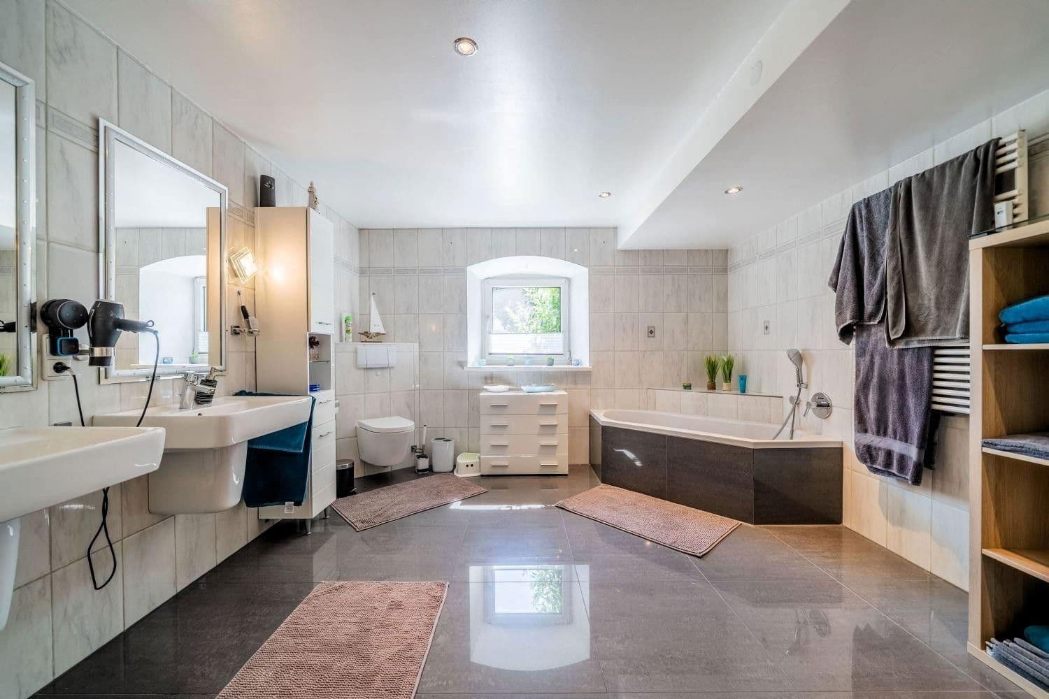 Predaj bytu 6-izbový 260 m², Drösslinger Straße 1, Andechs, Bavorsko Predaj bytu 6-izbový 260 m², Drösslinger Straße 1, Andechs, Bavorsko