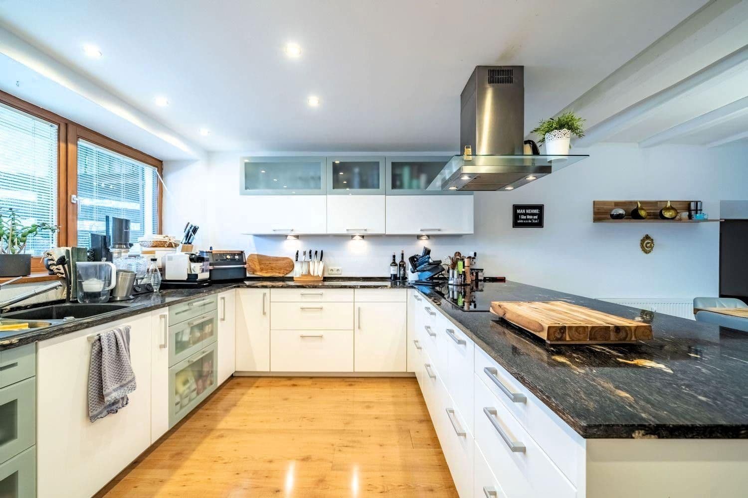 Predaj bytu 6-izbový 260 m², Drösslinger Straße 1, Andechs, Bavorsko Predaj bytu 6-izbový 260 m², Drösslinger Straße 1, Andechs, Bavorsko