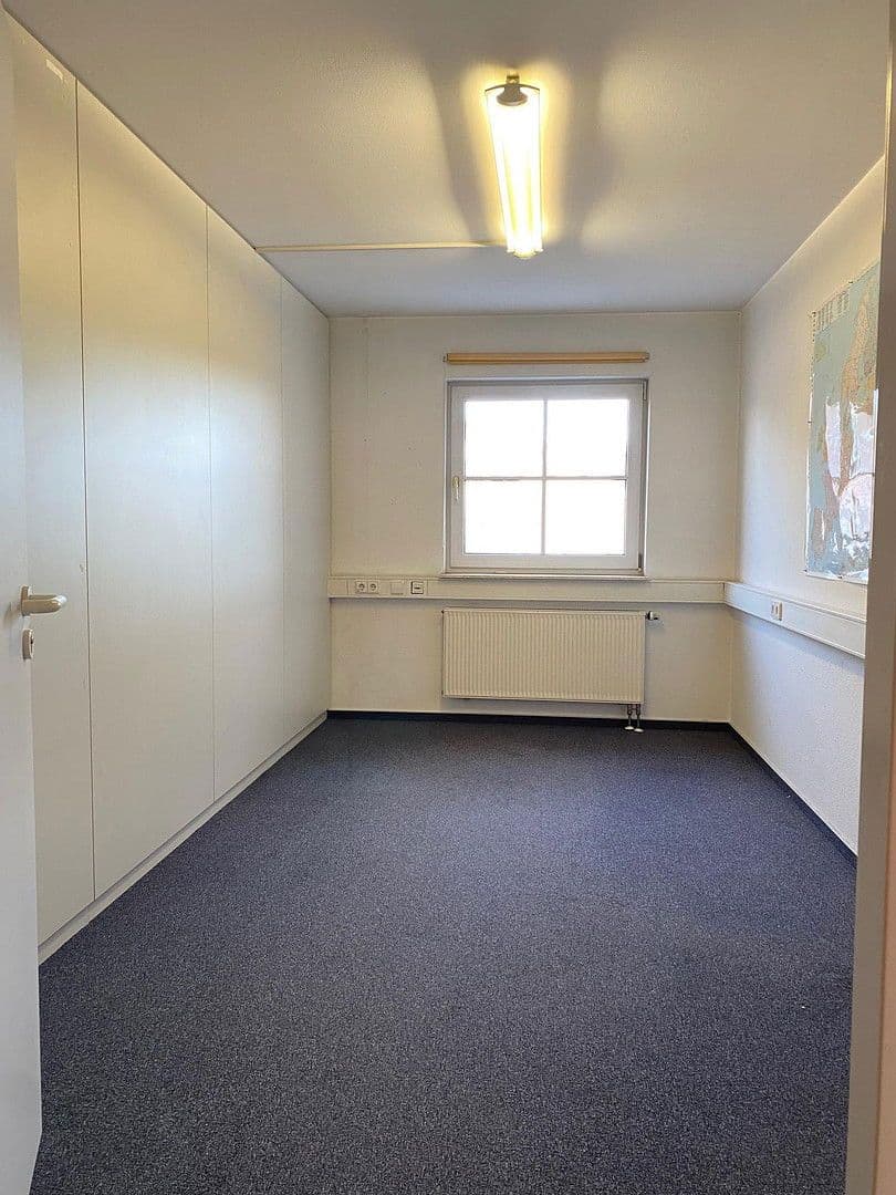 Prenájom kancelárie 1.050 m², Böblingen, Bádensko-Wurttembersko Prenájom kancelárie 1.050 m², Böblingen, Bádensko-Wurttembersko