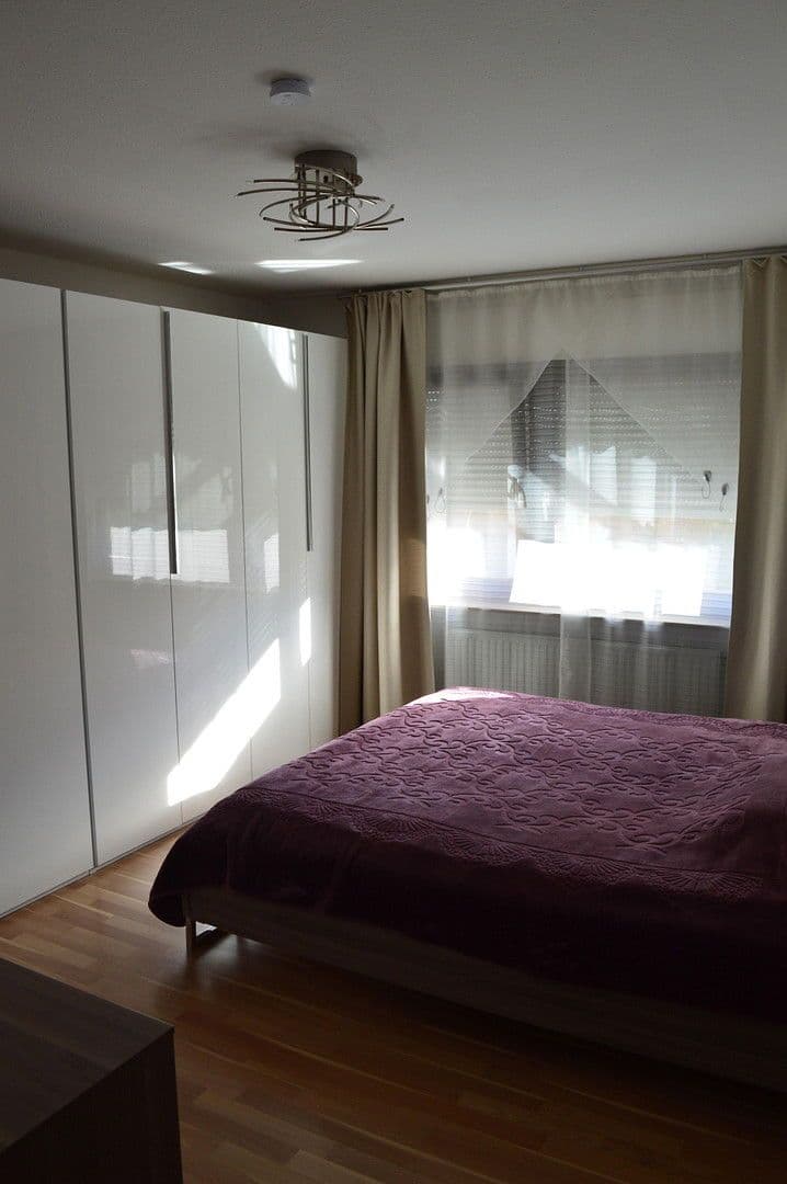 Predaj domu 157 m², pozemek 244 m², Nürnberg, Bavorsko Predaj domu 157 m², pozemek 244 m², Nürnberg, Bavorsko