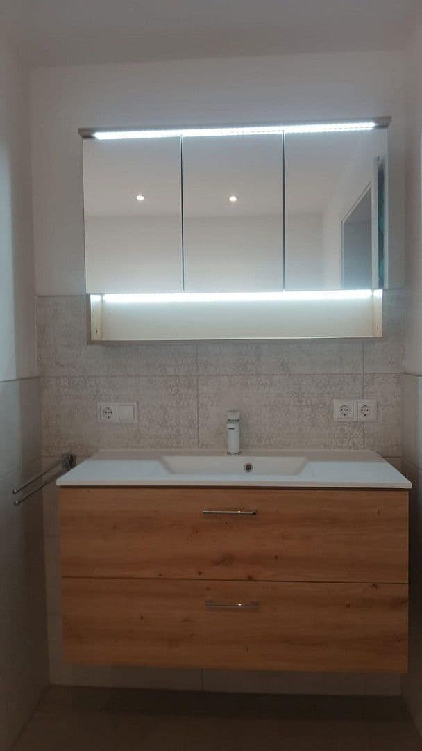 Prenájom bytu 2-izbový 100 m², Leutenbergstraße 2, Kammlach, Bavorsko Prenájom bytu 2-izbový 100 m², Leutenbergstraße 2, Kammlach, Bavorsko