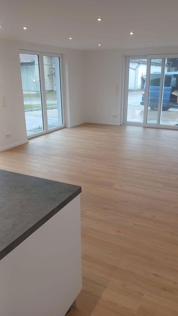 Prenájom bytu 2-izbový 100 m², Leutenbergstraße 2, Kammlach, Bavorsko Prenájom bytu 2-izbový 100 m², Leutenbergstraße 2, Kammlach, Bavorsko