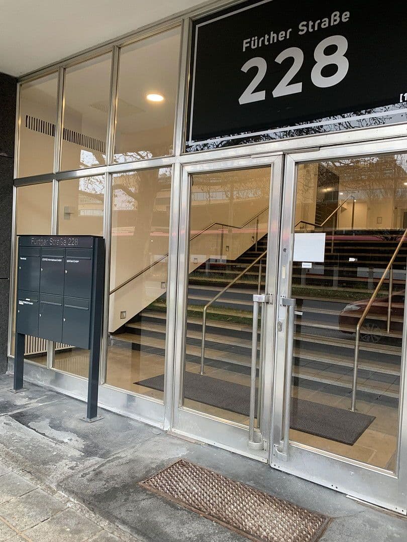 Prenájom kancelárie 297 m², Fürther Straße 228, Nürnberg, Bavorsko Prenájom kancelárie 297 m², Fürther Straße 228, Nürnberg, Bavorsko