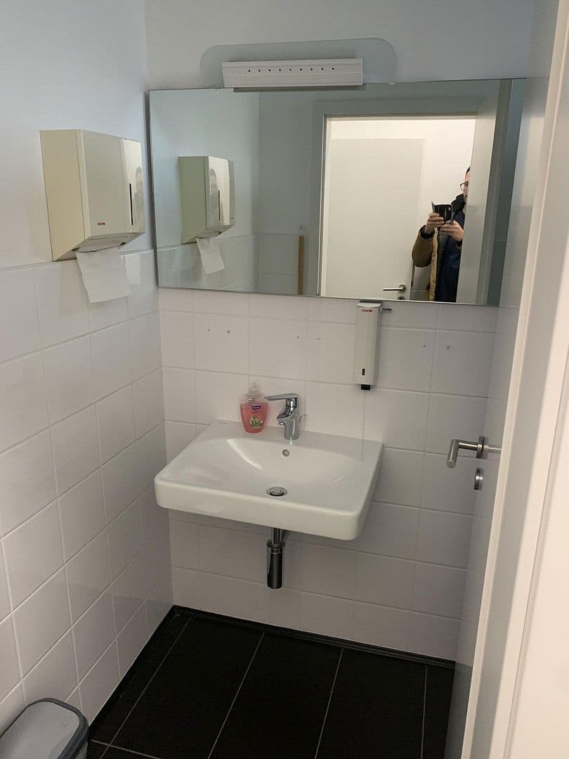 Prenájom kancelárie 297 m², Fürther Straße 228, Nürnberg, Bavorsko Prenájom kancelárie 297 m², Fürther Straße 228, Nürnberg, Bavorsko