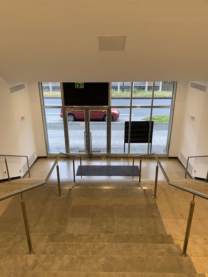 Prenájom kancelárie 297 m², Fürther Straße 228, Nürnberg, Bavorsko Prenájom kancelárie 297 m², Fürther Straße 228, Nürnberg, Bavorsko