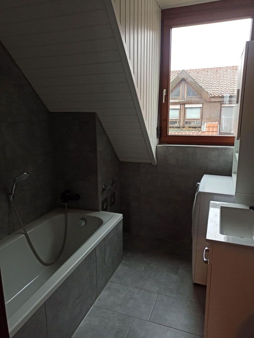 Prenájom bytu 2-izbový 78 m², Neckarsulm, Bádensko-Wurttembersko Prenájom bytu 2-izbový 78 m², Neckarsulm, Bádensko-Wurttembersko