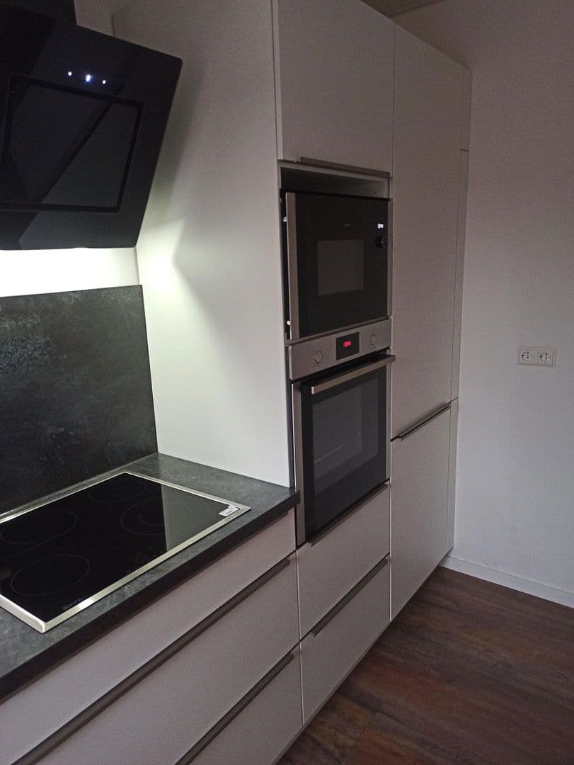 Prenájom bytu 2-izbový 78 m², Neckarsulm, Bádensko-Wurttembersko Prenájom bytu 2-izbový 78 m², Neckarsulm, Bádensko-Wurttembersko