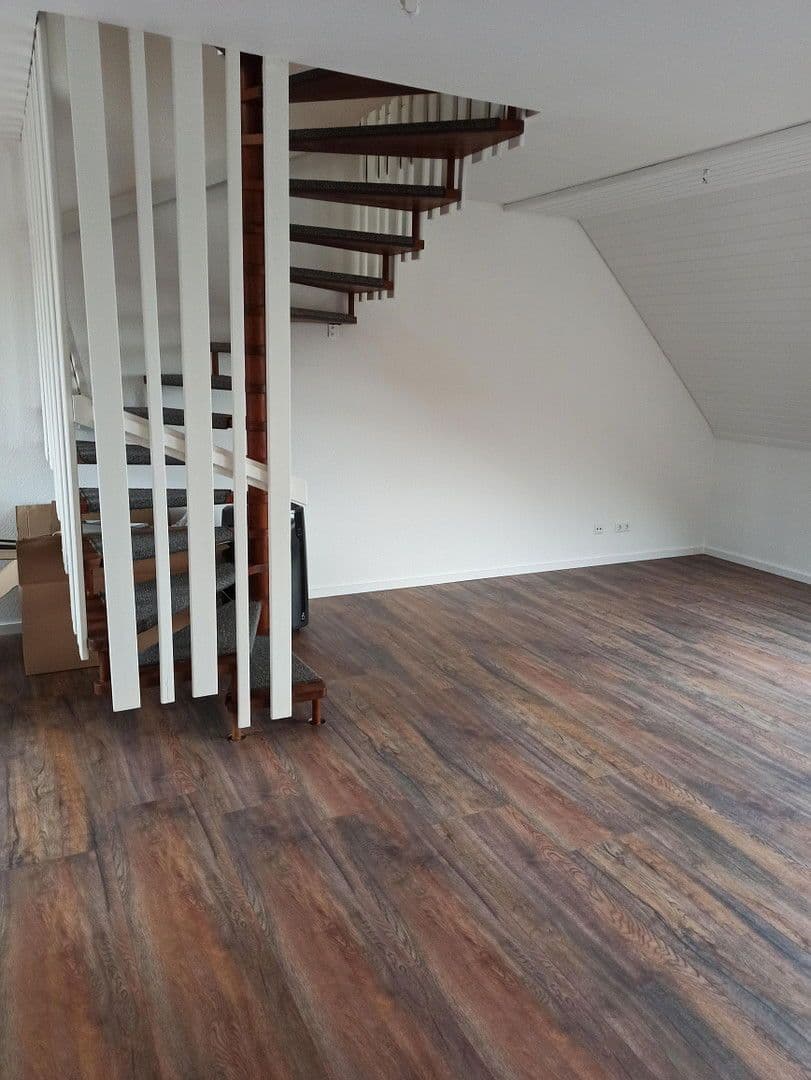 Prenájom bytu 2-izbový 78 m², Neckarsulm, Bádensko-Wurttembersko Prenájom bytu 2-izbový 78 m², Neckarsulm, Bádensko-Wurttembersko