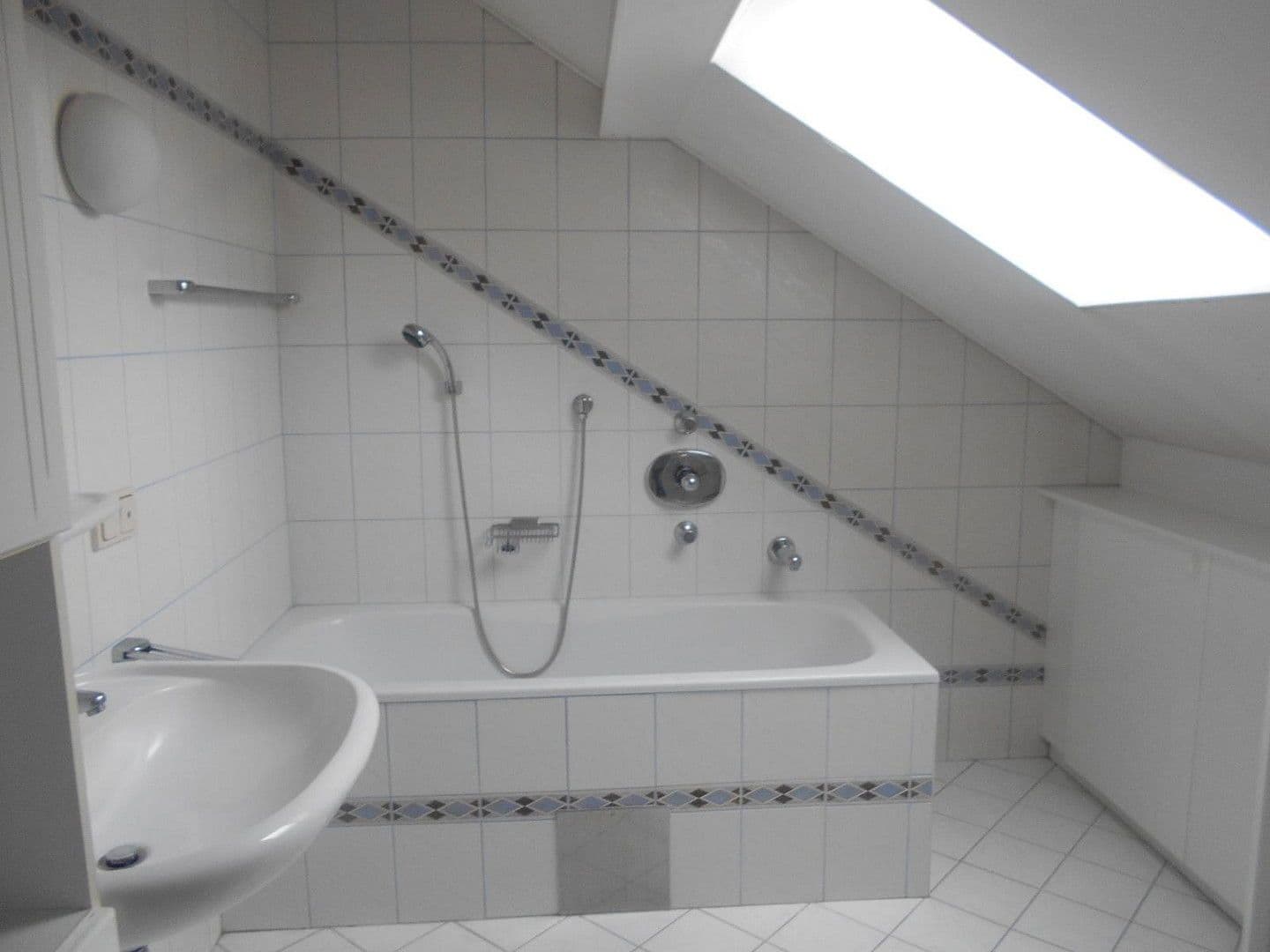 Prenájom bytu 5-izbový 220 m², Dr. Pfluger Straße 12 Top 2, Raab, Horné Rakúsko Prenájom bytu 5-izbový 220 m², Dr. Pfluger Straße 12 Top 2, Raab, Horné Rakúsko