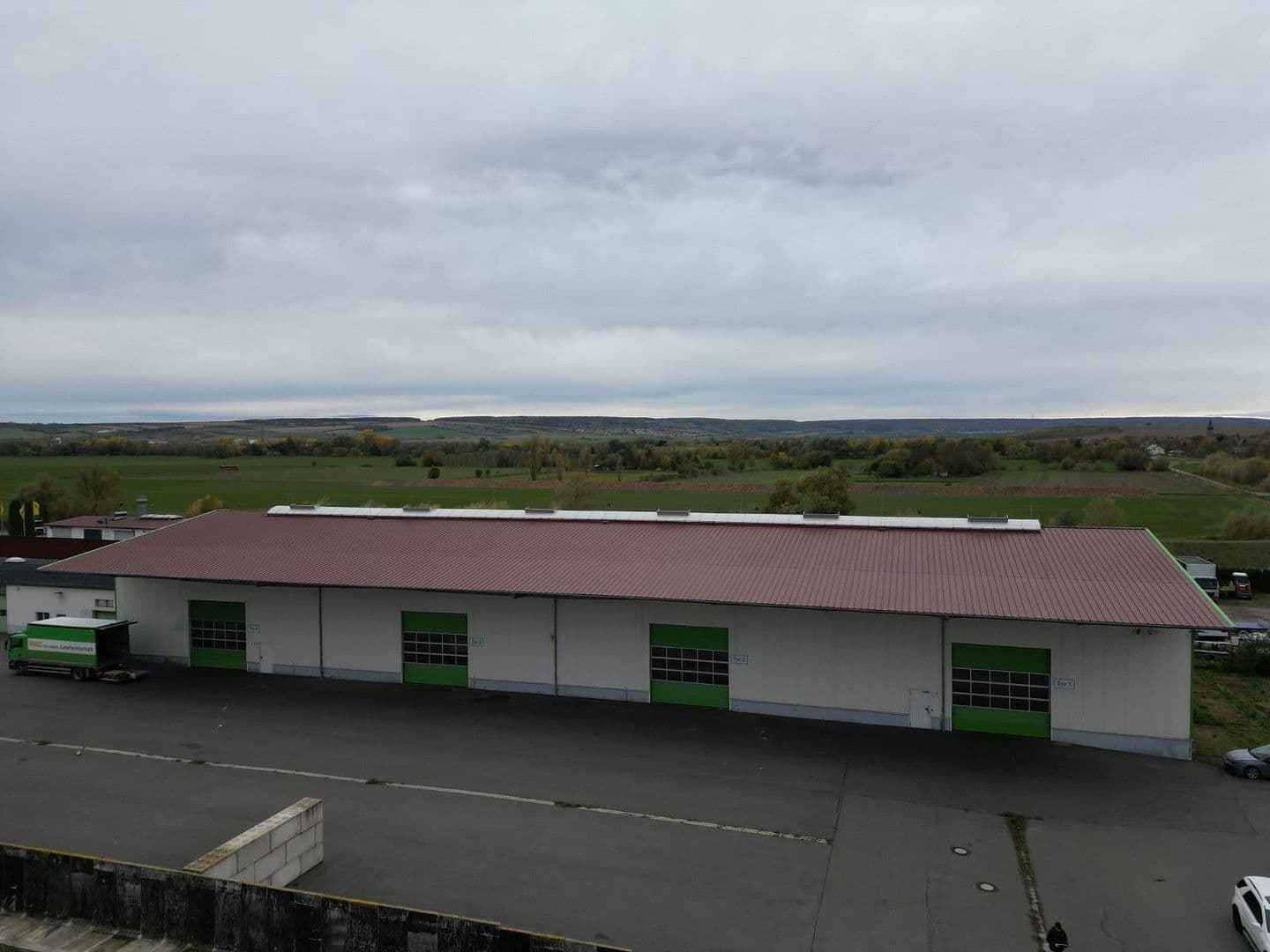 Prenájom nebytového priestoru 10.000 m², Bahnhofstraße 10, Walschleben, Durínsko Prenájom nebytového priestoru 10.000 m², Bahnhofstraße 10, Walschleben, Durínsko