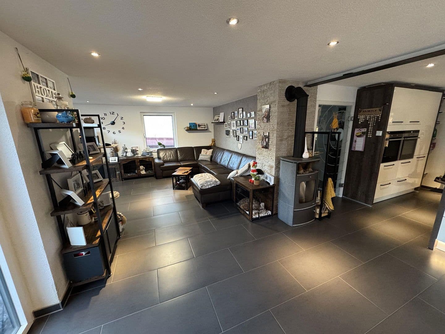 Predaj domu 130 m², pozemek 309 m², Lichtenstein, Bádensko-Wurttembersko Predaj domu 130 m², pozemek 309 m², Lichtenstein, Bádensko-Wurttembersko