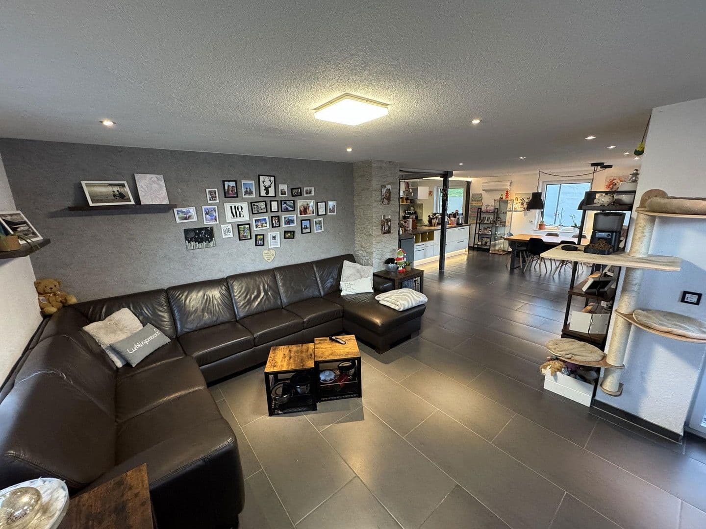 Predaj domu 130 m², pozemek 309 m², Lichtenstein, Bádensko-Wurttembersko Predaj domu 130 m², pozemek 309 m², Lichtenstein, Bádensko-Wurttembersko