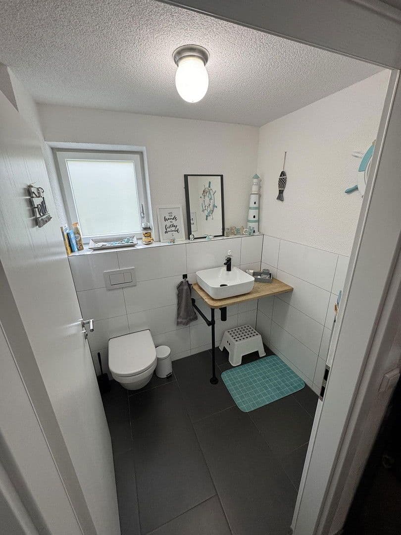 Predaj domu 130 m², pozemek 309 m², Lichtenstein, Bádensko-Wurttembersko Predaj domu 130 m², pozemek 309 m², Lichtenstein, Bádensko-Wurttembersko