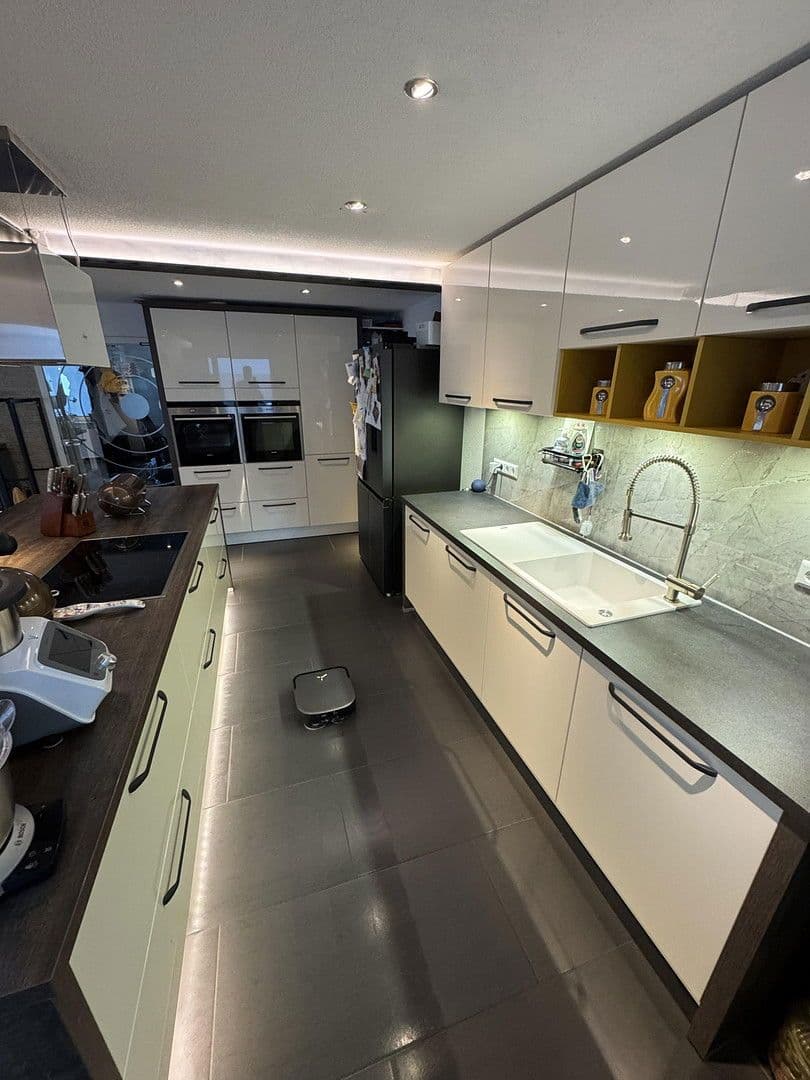 Predaj domu 130 m², pozemek 309 m², Lichtenstein, Bádensko-Wurttembersko Predaj domu 130 m², pozemek 309 m², Lichtenstein, Bádensko-Wurttembersko