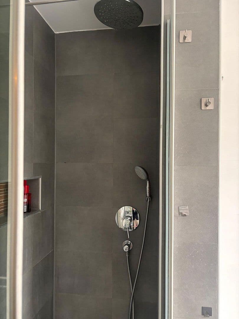 Prenájom bytu 3-izbový 75 m², München, Bavorsko Prenájom bytu 3-izbový 75 m², München, Bavorsko