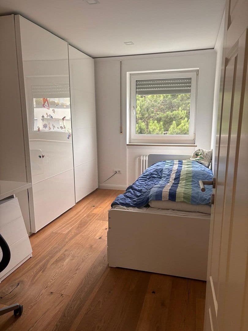 Prenájom bytu 3-izbový 75 m², München, Bavorsko Prenájom bytu 3-izbový 75 m², München, Bavorsko