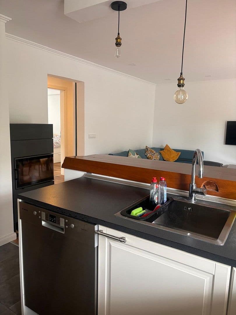 Prenájom bytu 3-izbový 75 m², München, Bavorsko Prenájom bytu 3-izbový 75 m², München, Bavorsko