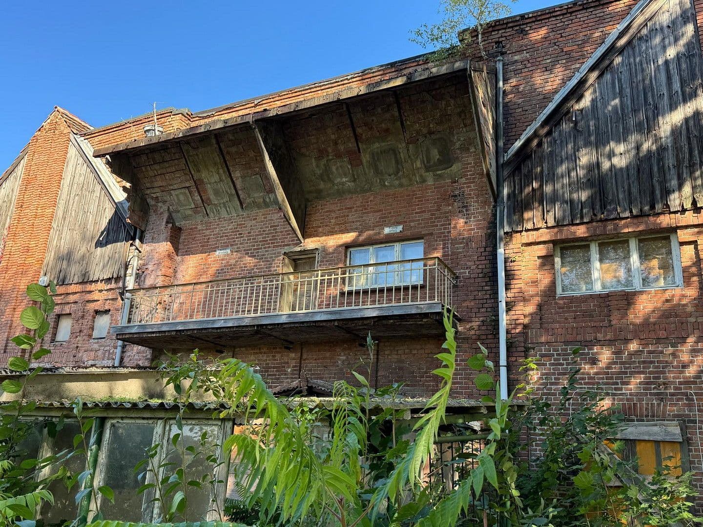 Predaj domu 800 m², pozemek 1.500 m², Neuhardenberg, Brandenbursko Predaj domu 800 m², pozemek 1.500 m², Neuhardenberg, Brandenbursko