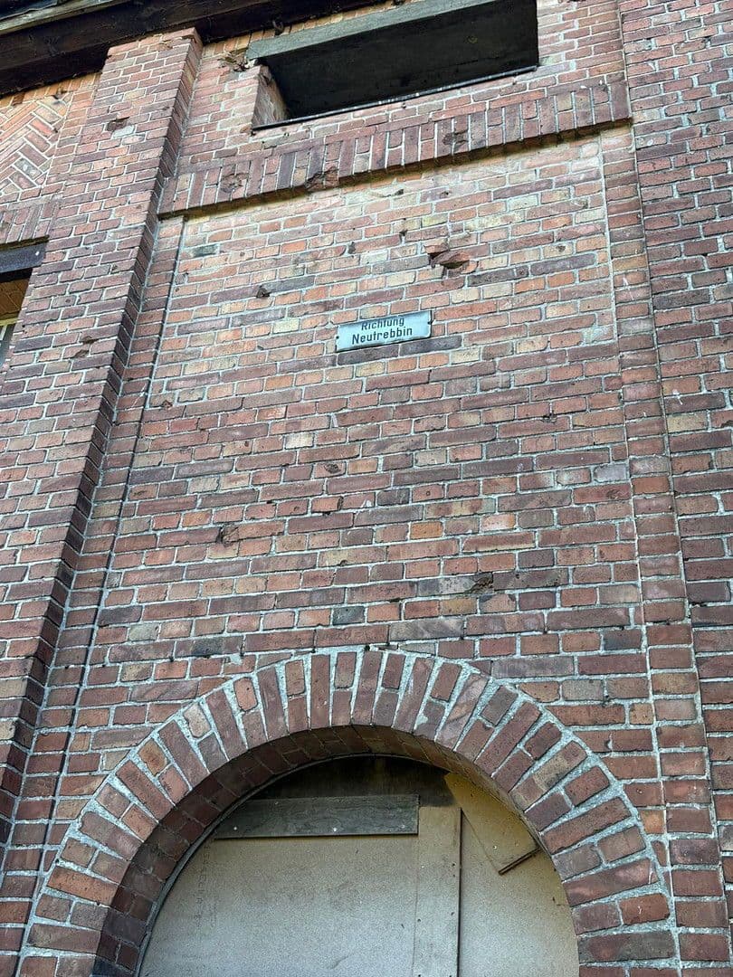 Predaj domu 800 m², pozemek 1.500 m², Neuhardenberg, Brandenbursko Predaj domu 800 m², pozemek 1.500 m², Neuhardenberg, Brandenbursko