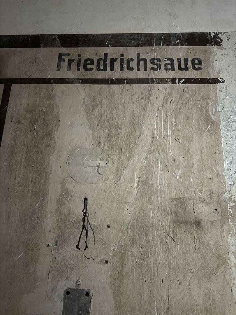 Predaj domu 800 m², pozemek 1.500 m², Neuhardenberg, Brandenbursko Predaj domu 800 m², pozemek 1.500 m², Neuhardenberg, Brandenbursko