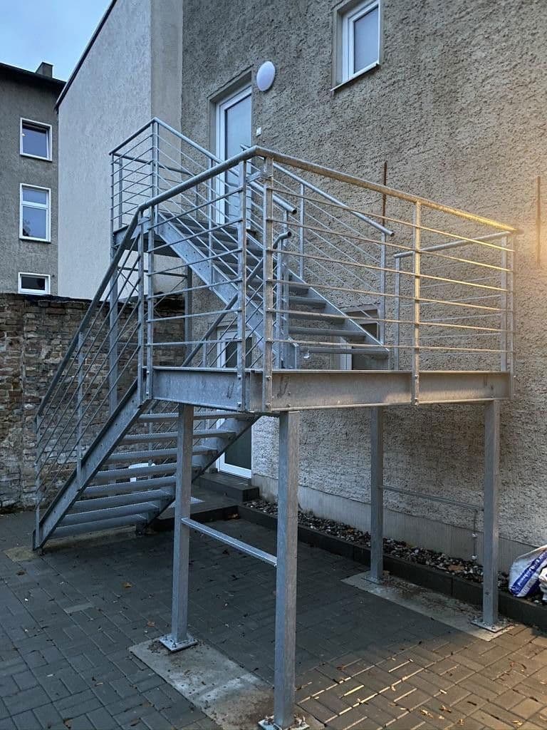 Predaj domu 825 m², pozemek 965 m², Oranienburg, Brandenbursko Predaj domu 825 m², pozemek 965 m², Oranienburg, Brandenbursko