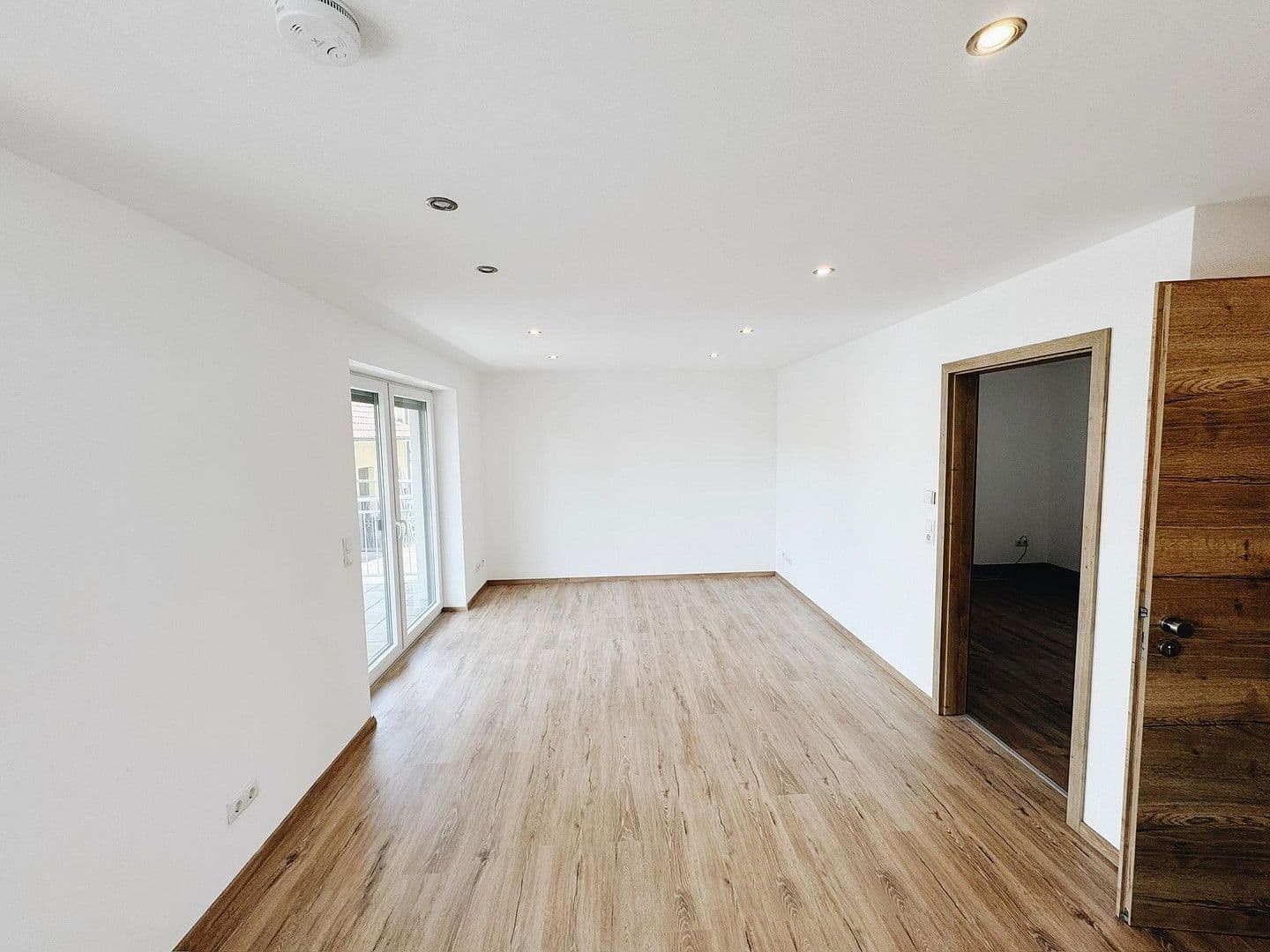 Prenájom bytu 2-izbový 41 m², Eibelstadt, Bavorsko Prenájom bytu 2-izbový 41 m², Eibelstadt, Bavorsko