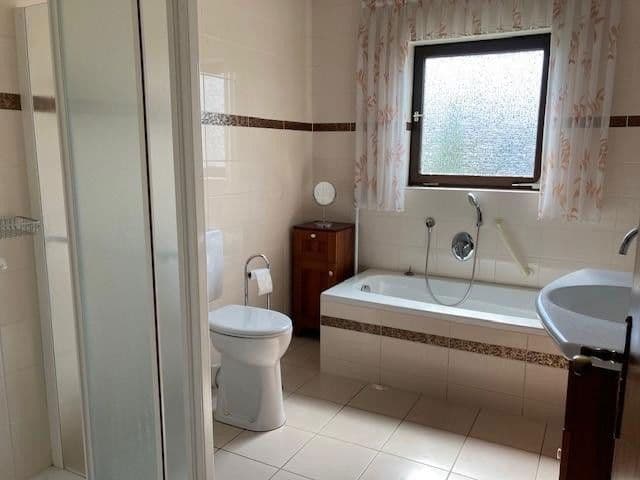 Predaj domu 216 m², pozemek 1.741 m², Babenhausen, Hesensko Predaj domu 216 m², pozemek 1.741 m², Babenhausen, Hesensko