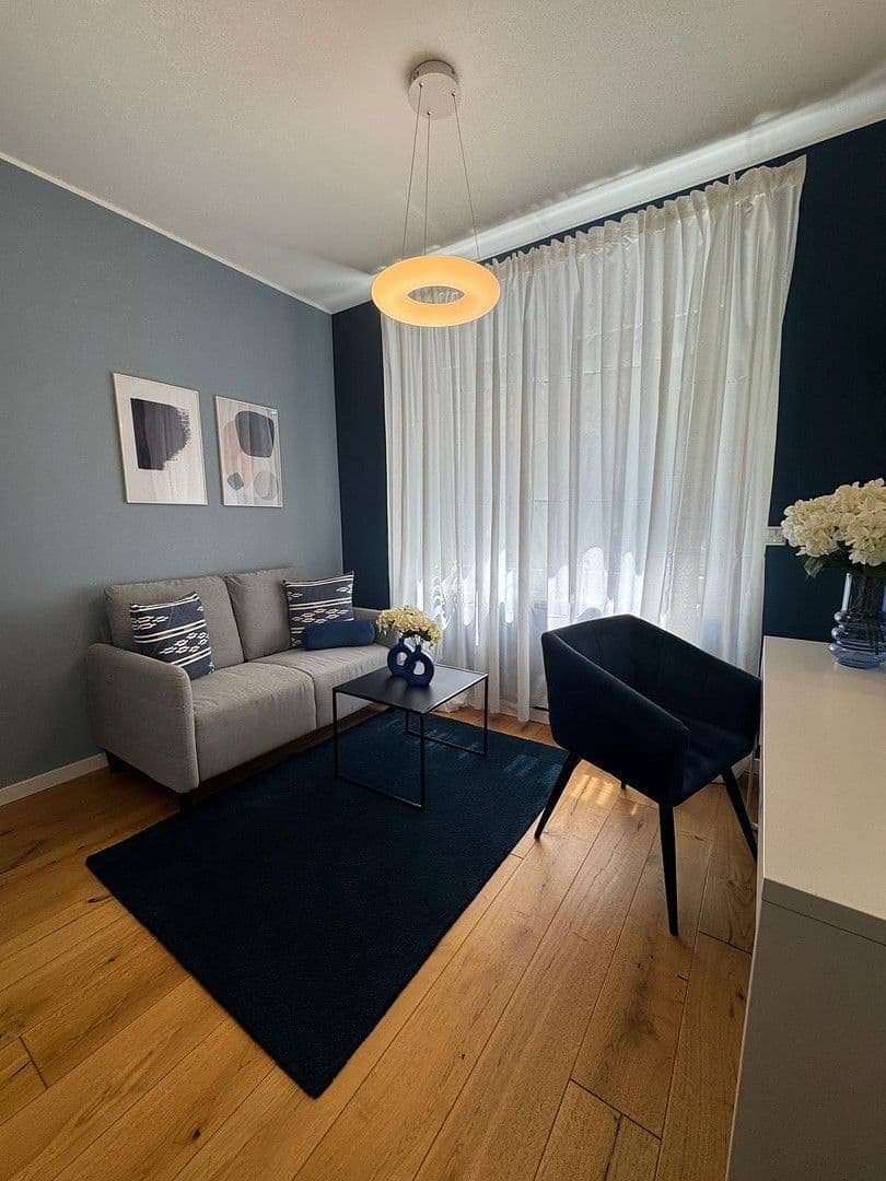 Prenájom bytu 1-izbový 36 m², Oberbilker Allee 39, Düsseldorf, Severné Porýnie - Westfálsko Prenájom bytu 1-izbový 36 m², Oberbilker Allee 39, Düsseldorf, Severné Porýnie - Westfálsko